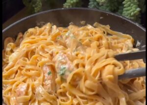 Creamy pasta with chicken and mushrooms